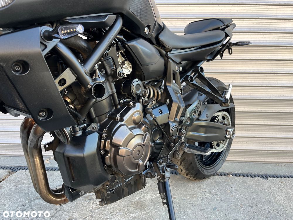 Yamaha MT - 27