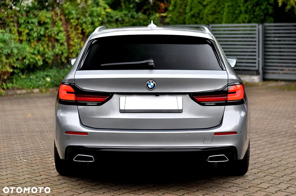 BMW Seria 5 520i Touring - 14