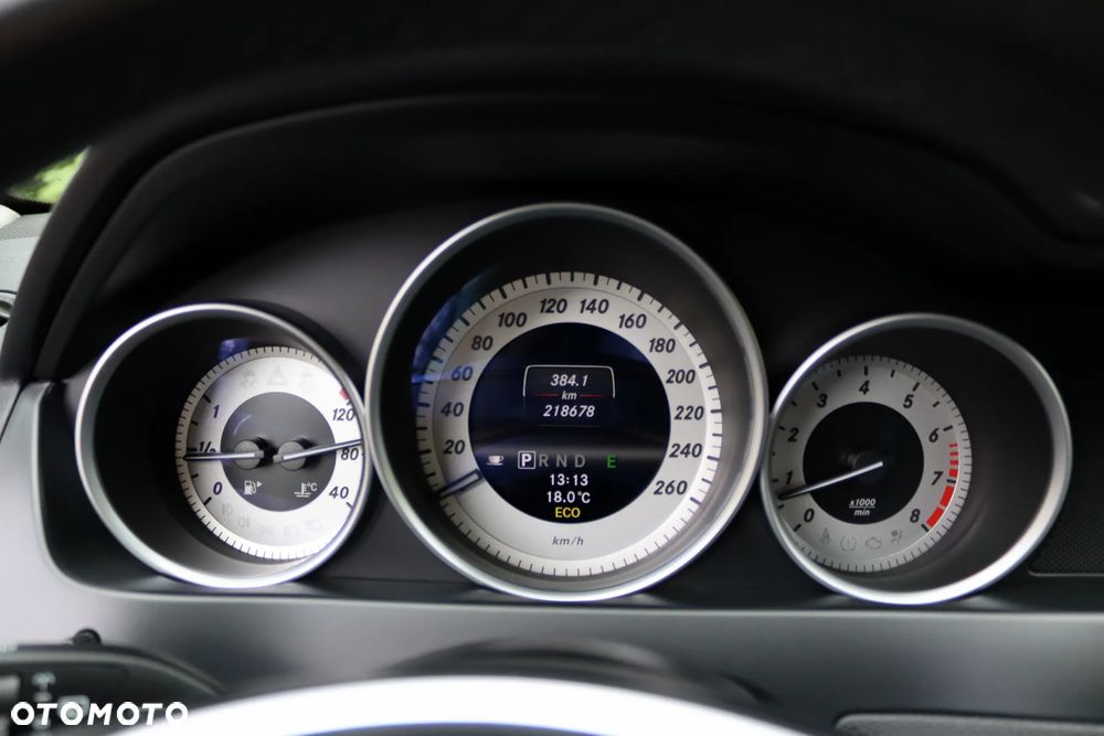 Mercedes-Benz Klasa C 180 BlueEFFICIENCY 7G-TRONIC Avantgarde - 30
