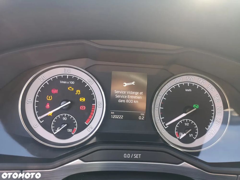 Skoda Superb 2.0 TDI DSG Ambition - 26