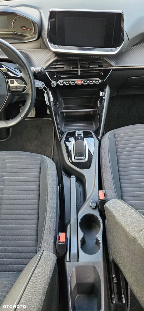 Peugeot 208 - 19