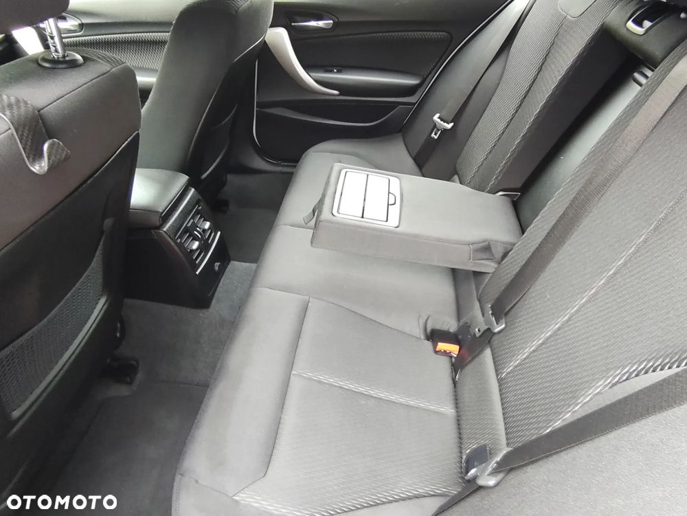 BMW Seria 1 118d xDrive Edition Metropolitan - 28