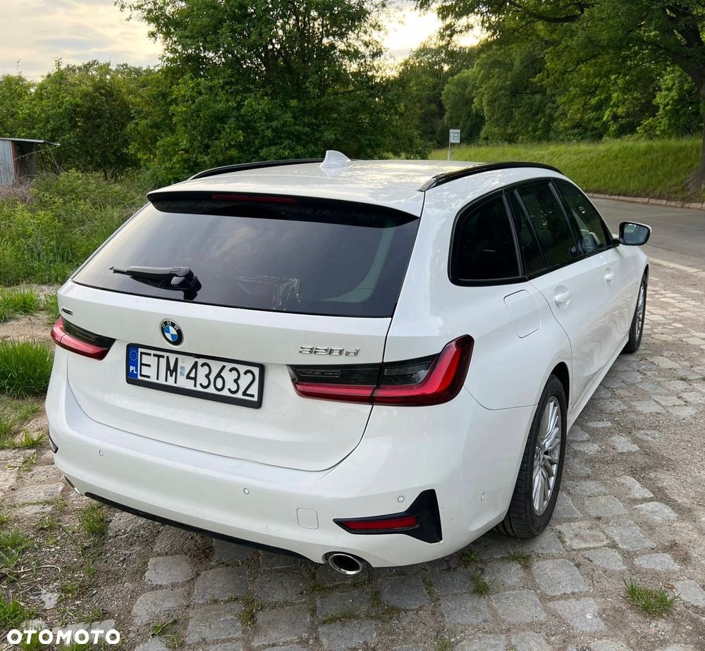 BMW Seria 3 320d mHEV - 4