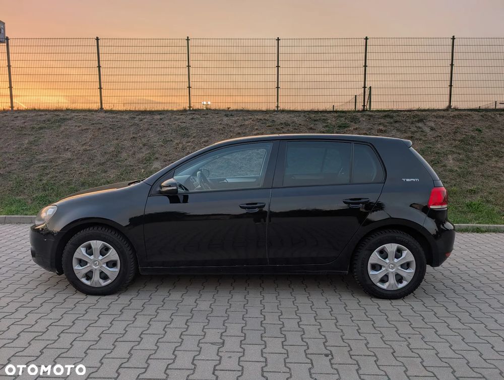 Volkswagen Golf - 6