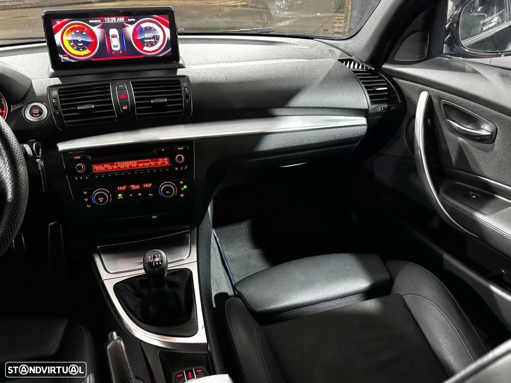 BMW 118 d Pack M - 13