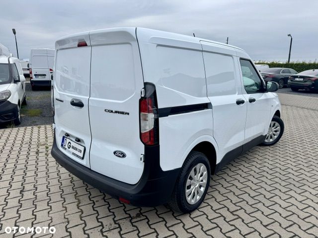 Ford Transit Courier - 4