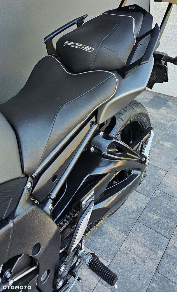 Yamaha FZ8 - 10
