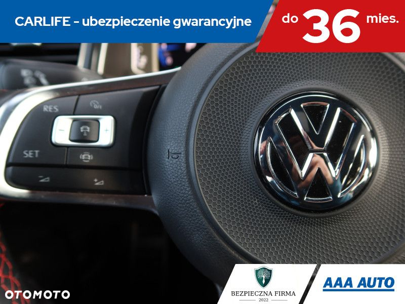 Volkswagen T-Roc - 18