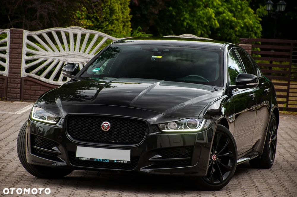 Jaguar XE - 1