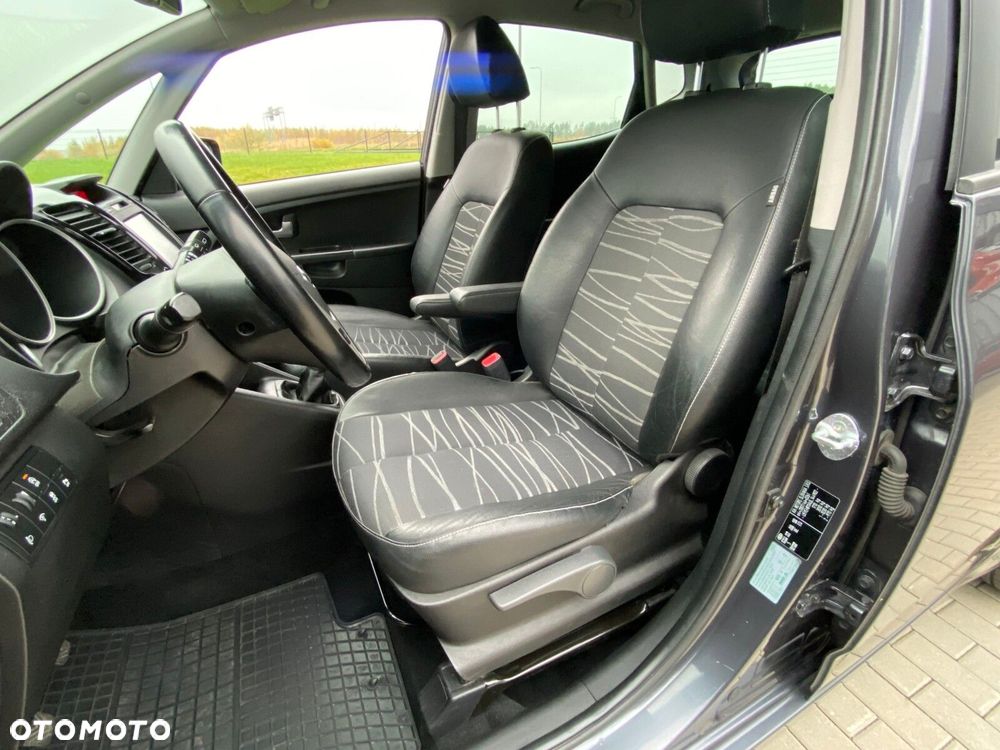 Kia Venga - 10