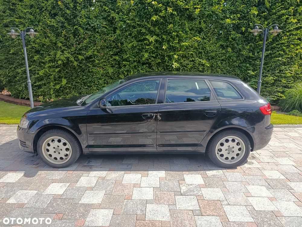 Audi A3 Sportback - 1