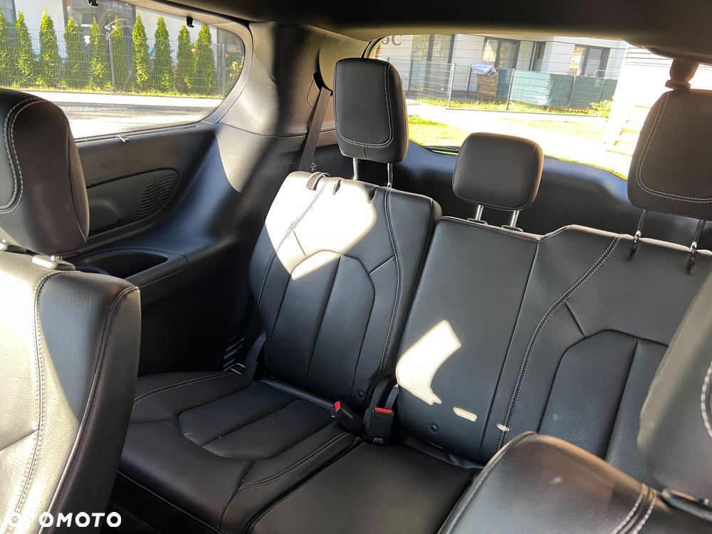 Chrysler Pacifica - 22