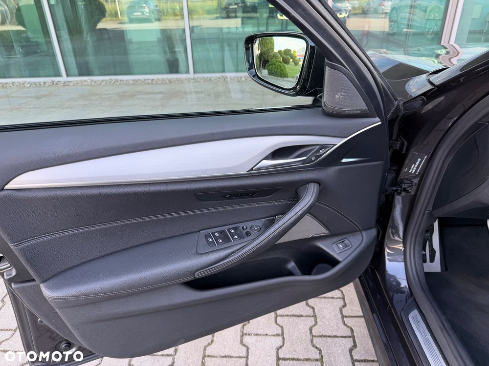 BMW Seria 5 530d M Sport Edition - 15