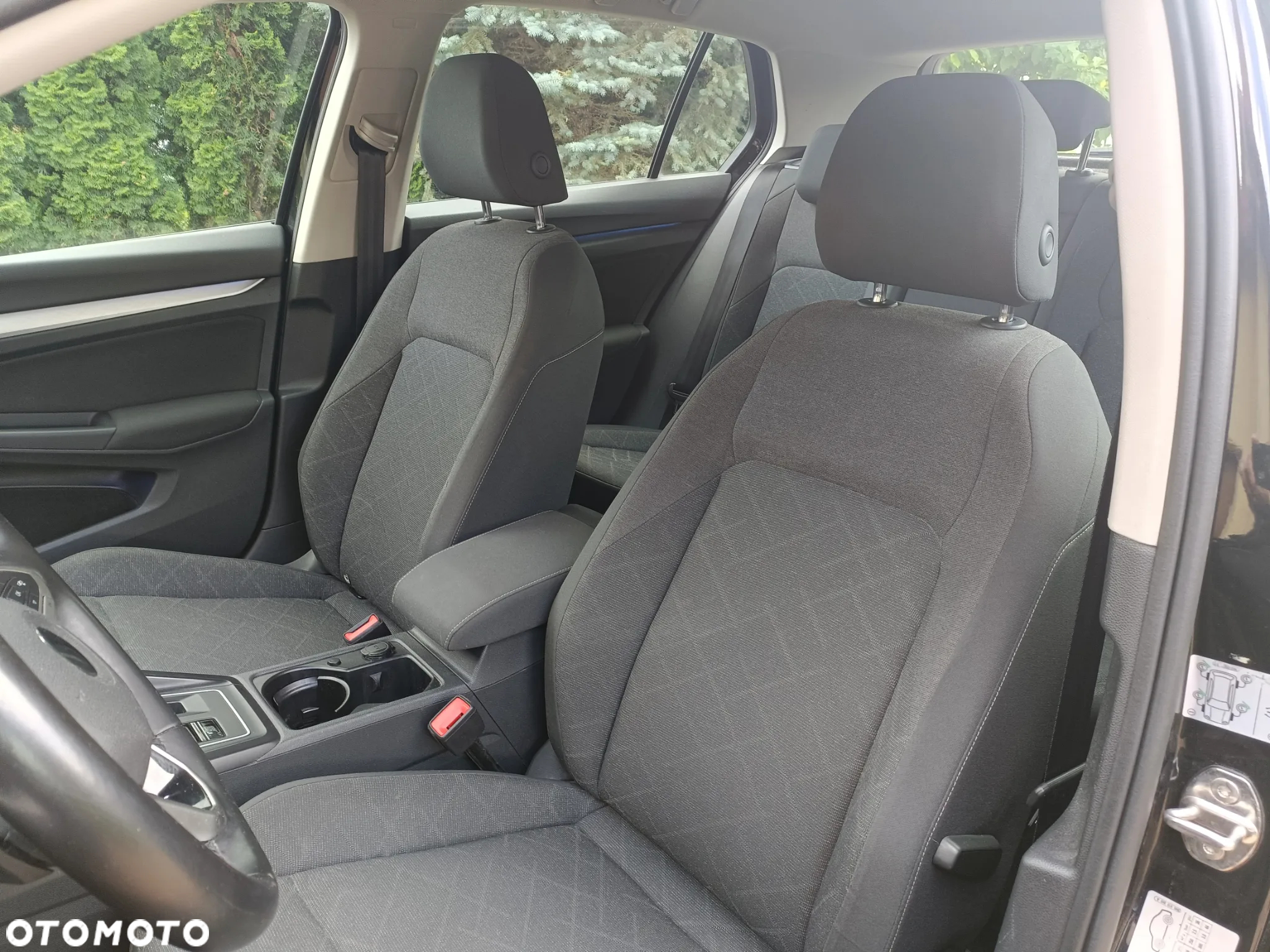 Volkswagen Golf 1.5 eTSI OPF DSG Life - 12