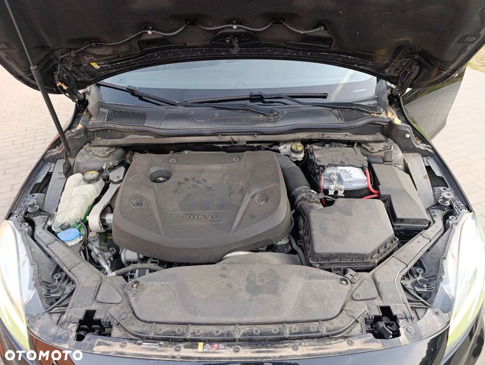 Volvo V40 D2 Drive-E SCR R-Design Momentum - 16
