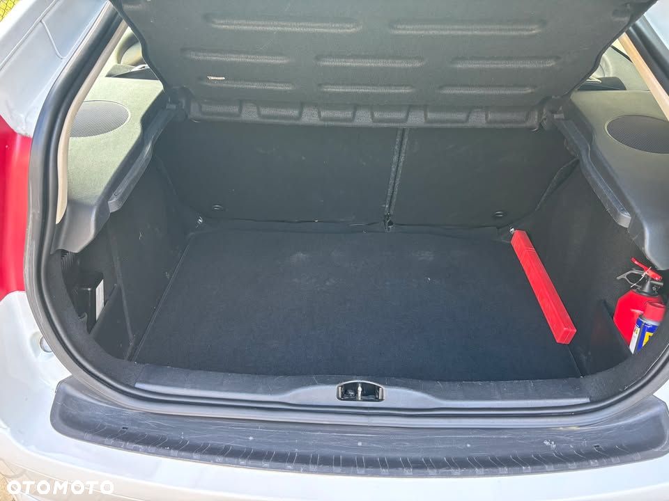 Citroën C4 1.4 16V VTR - 5