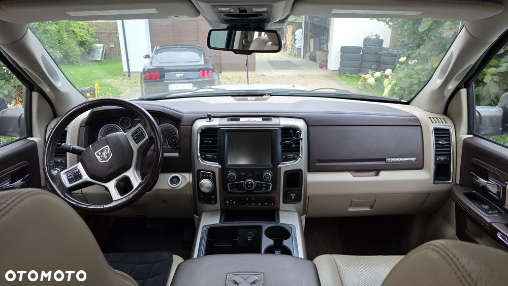 Dodge RAM - 8