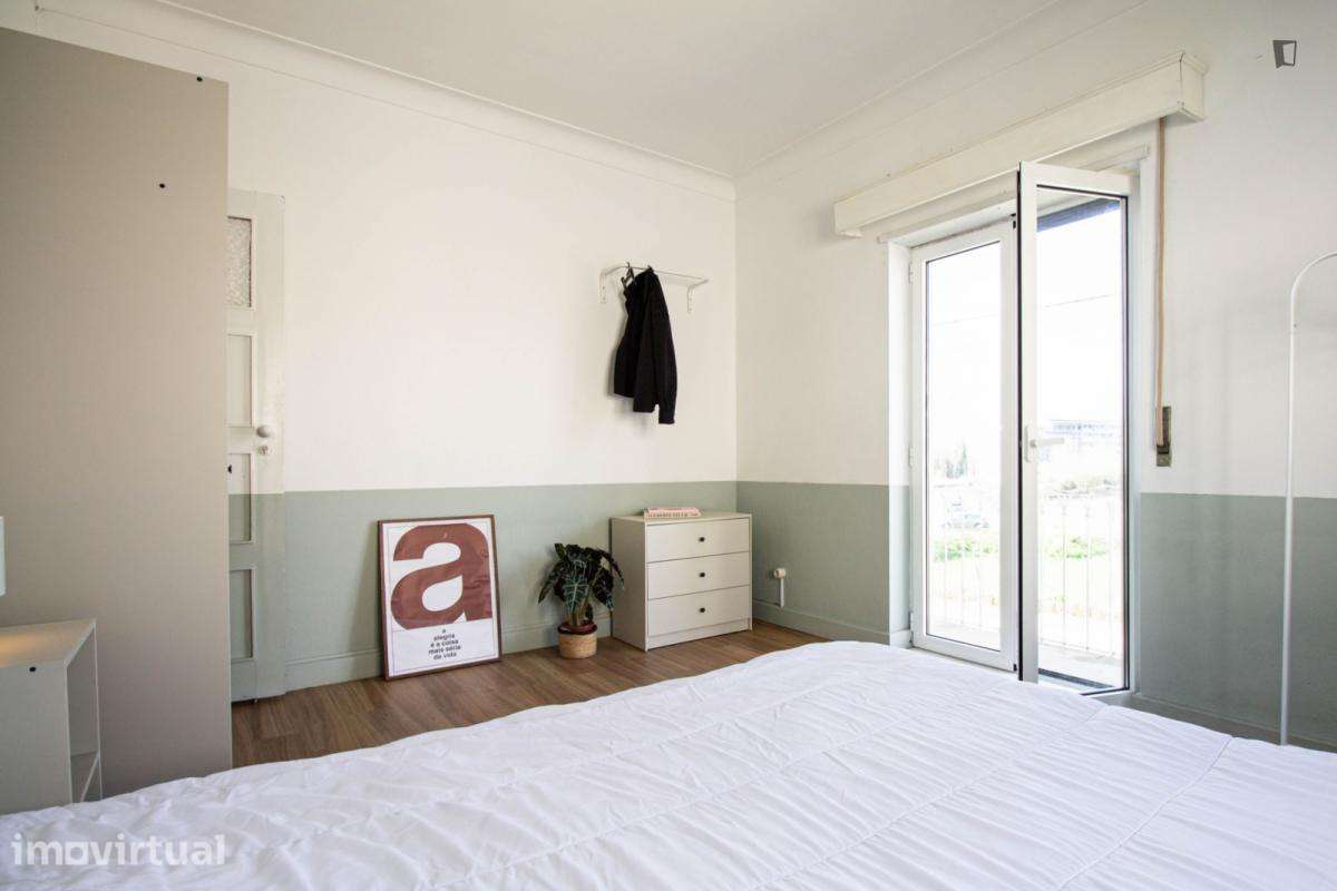 Quarto - localizado em Guimaraes - Grande imagem: 4/13