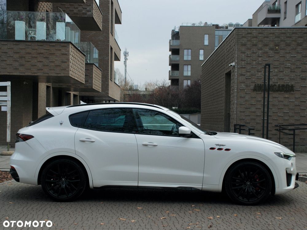Maserati Levante - 13