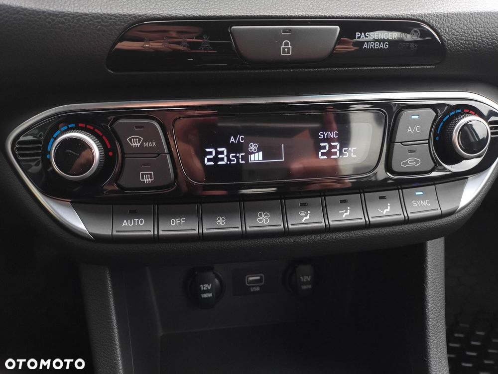 Hyundai i30 1.5 DPI Smart - 23