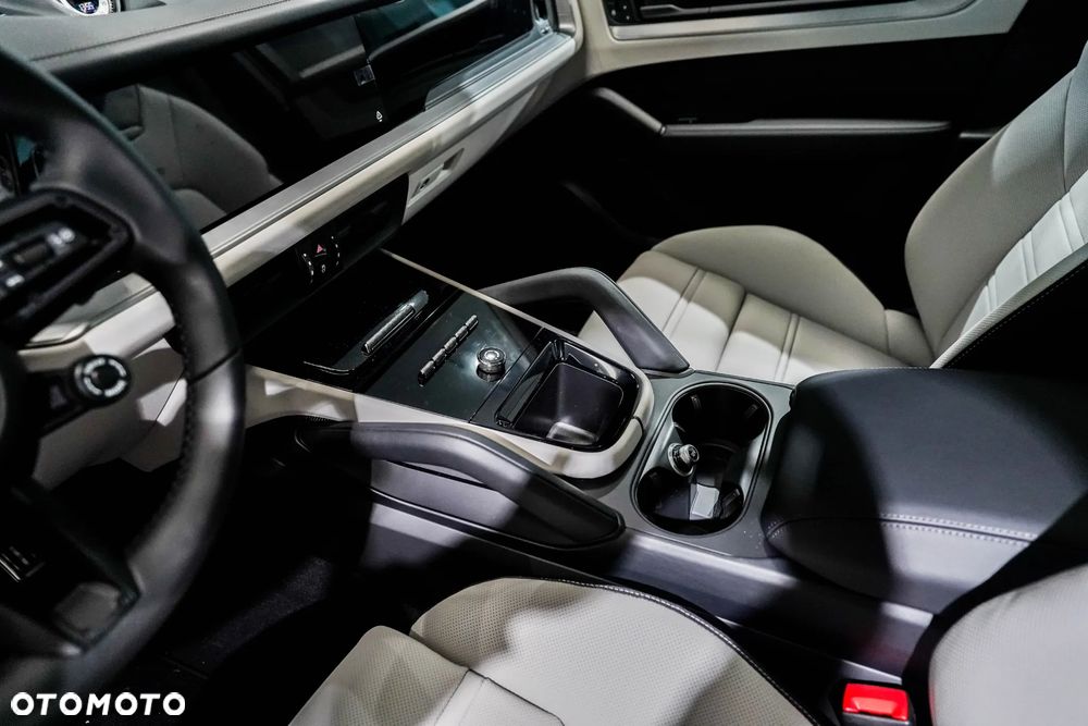Porsche Cayenne S E-Hybrid PHEV Black Edition - 23