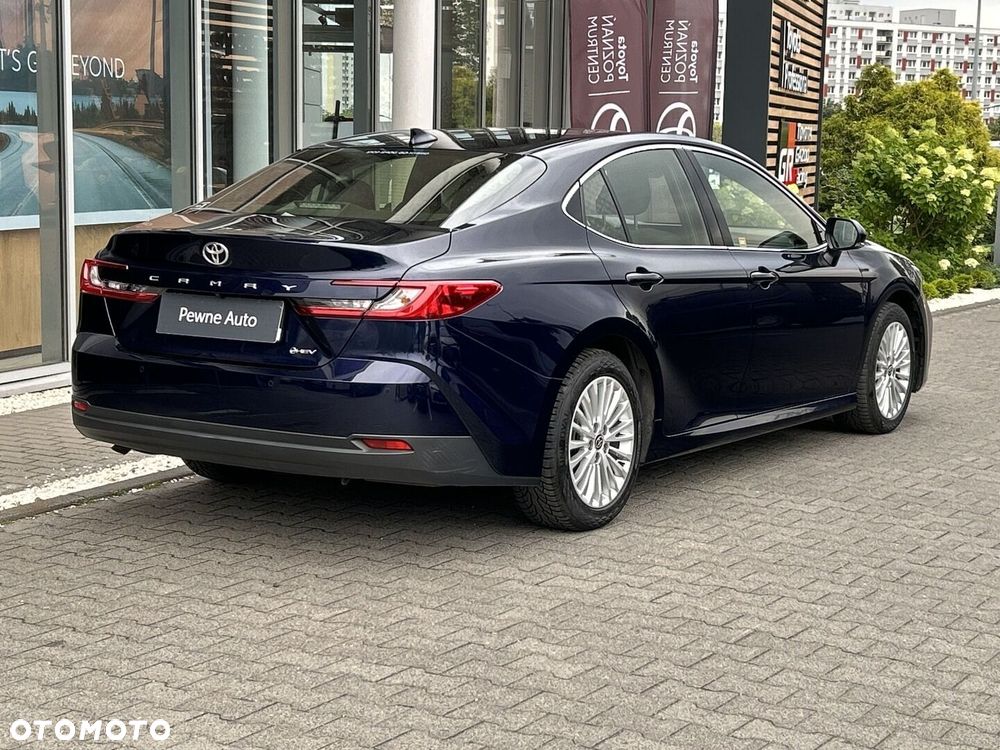 Toyota Camry - 5