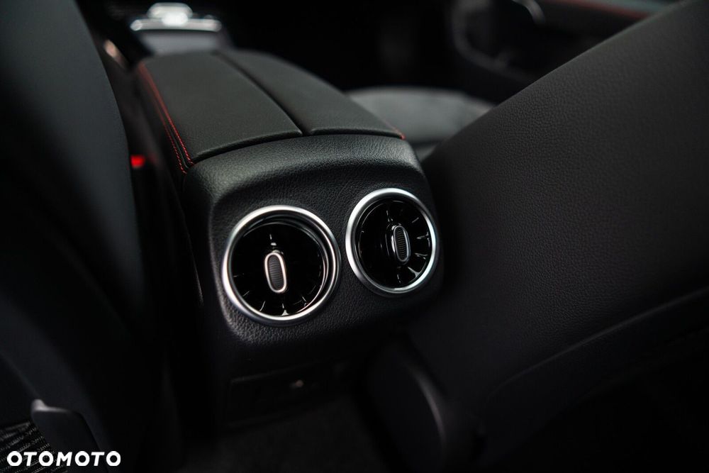 Mercedes-Benz CLA - 25