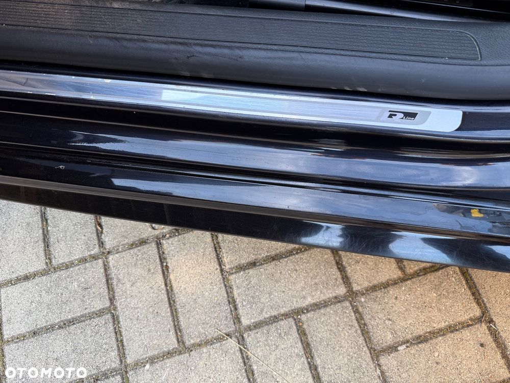 Volkswagen Passat 2.0 TDI Comfortline R-Style - 13