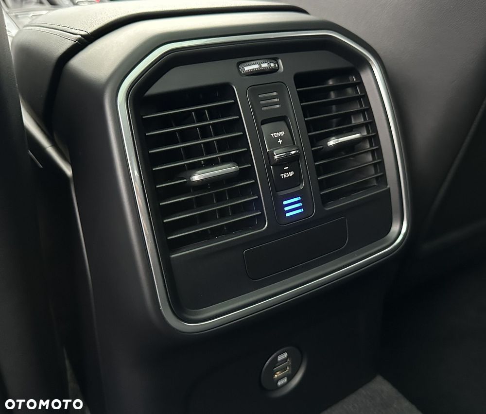 Porsche Macan Turbo PDK - 32