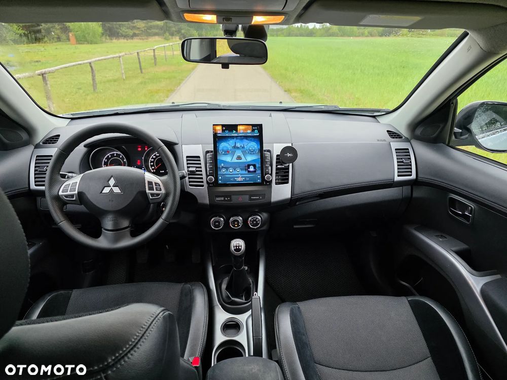 Mitsubishi Outlander - 6
