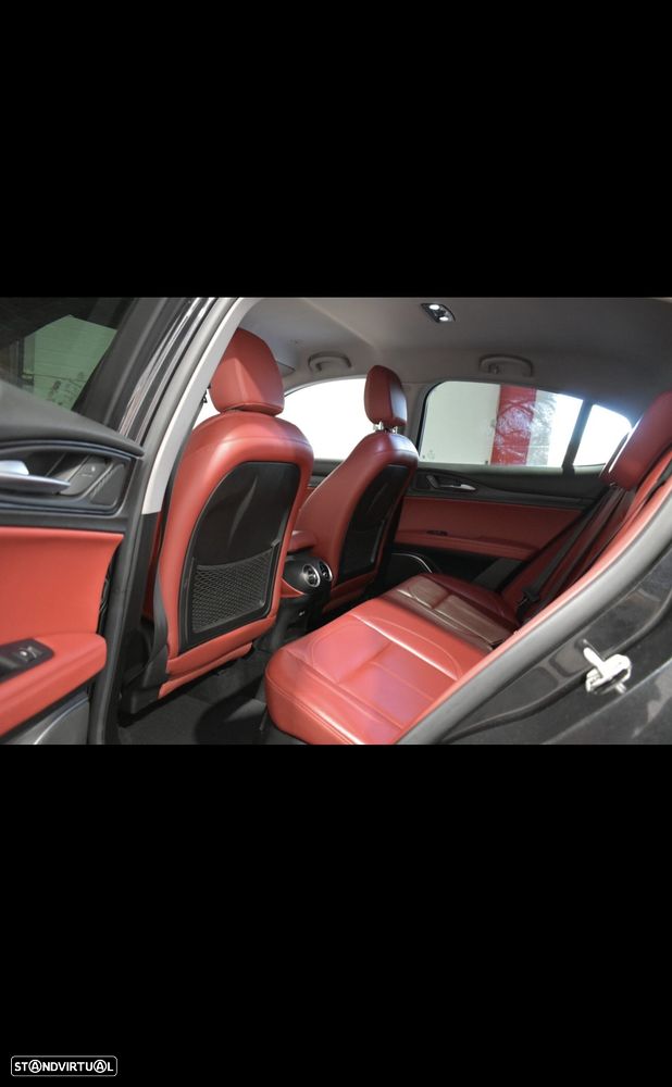 Alfa Romeo Stelvio 2.2 16V AT8-Q4 Executive — fotografia 17