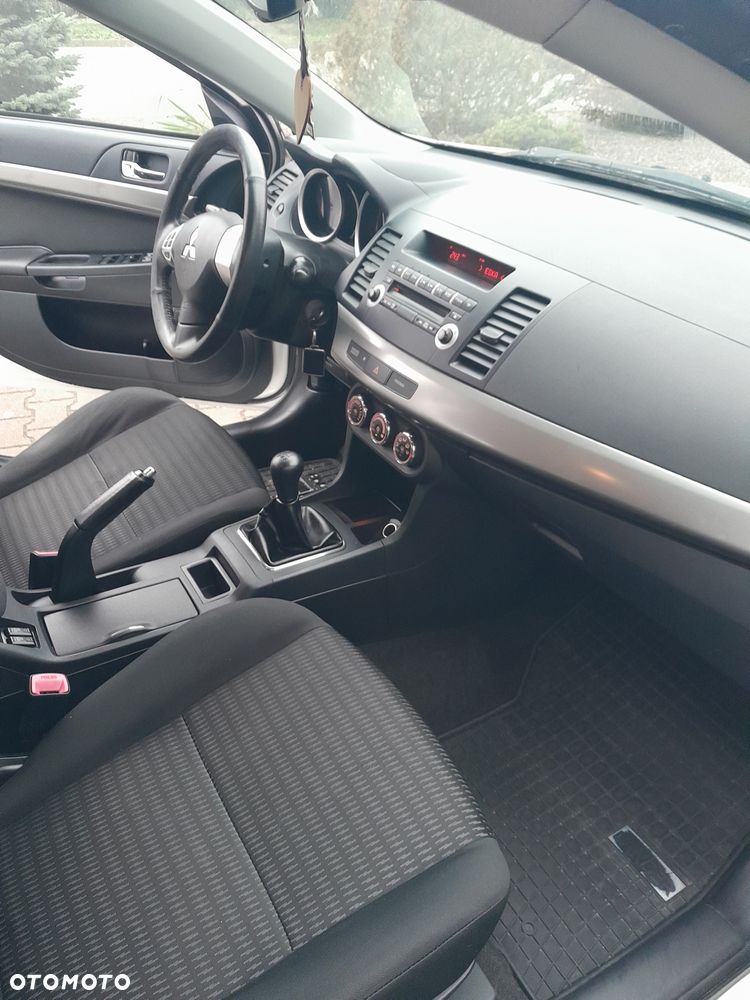 Mitsubishi Lancer 1.6 Invite - 10