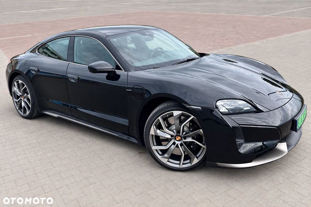 Porsche Taycan Turbo - 11