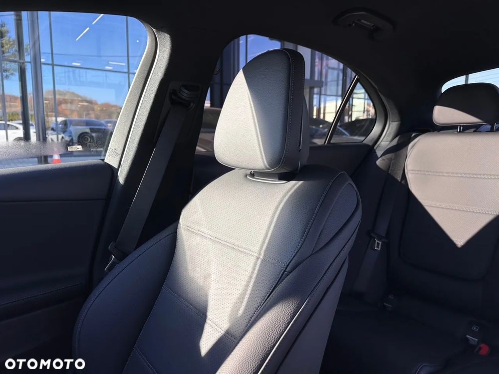 Mercedes-Benz Klasa C 200 d mHEV Business Edition - 12