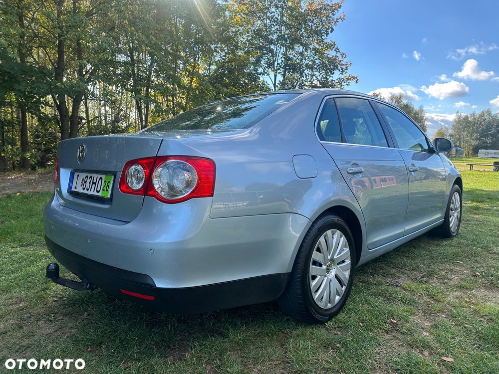 Volkswagen Jetta - 9