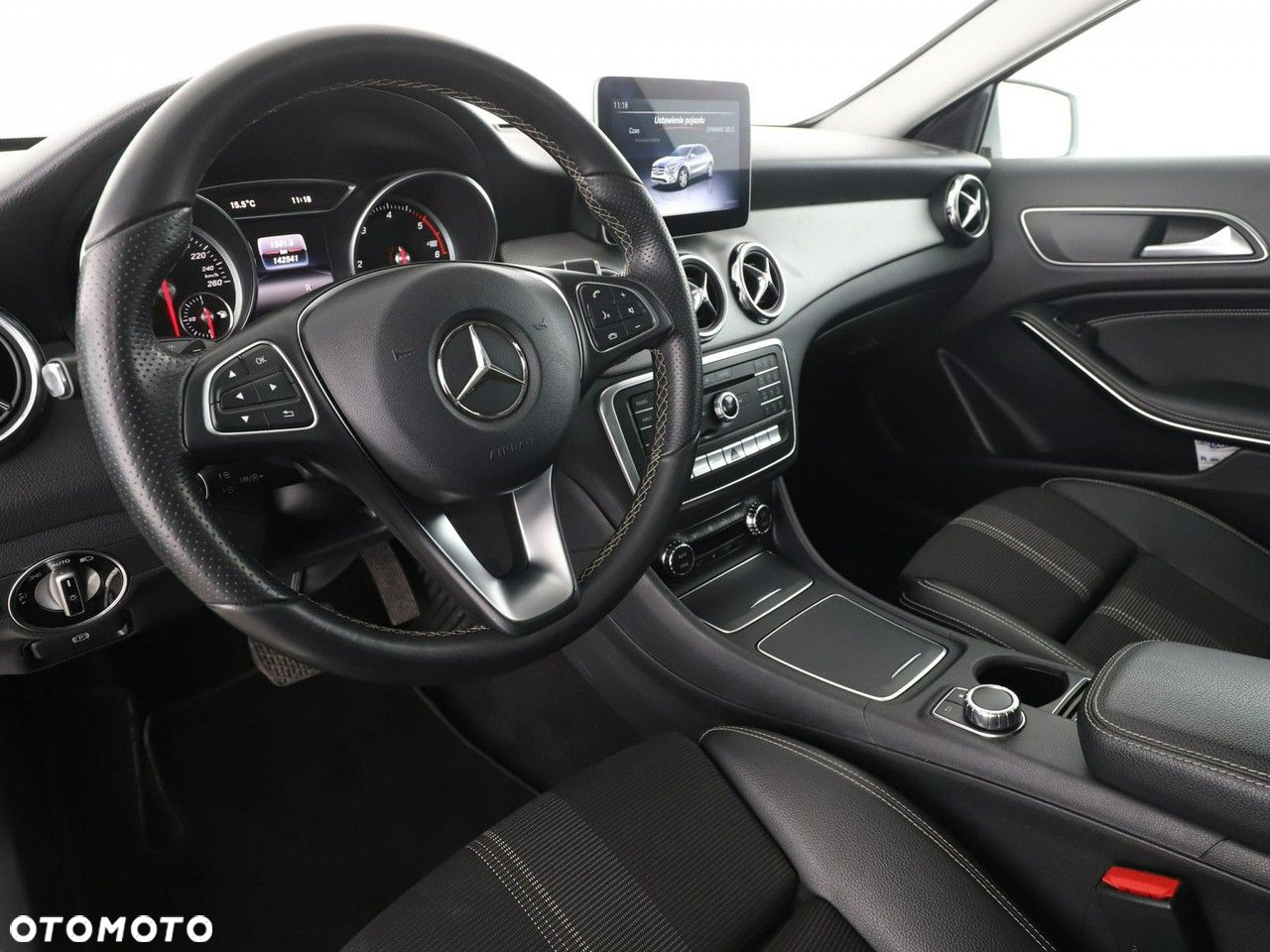 Mercedes-Benz GLA - 15