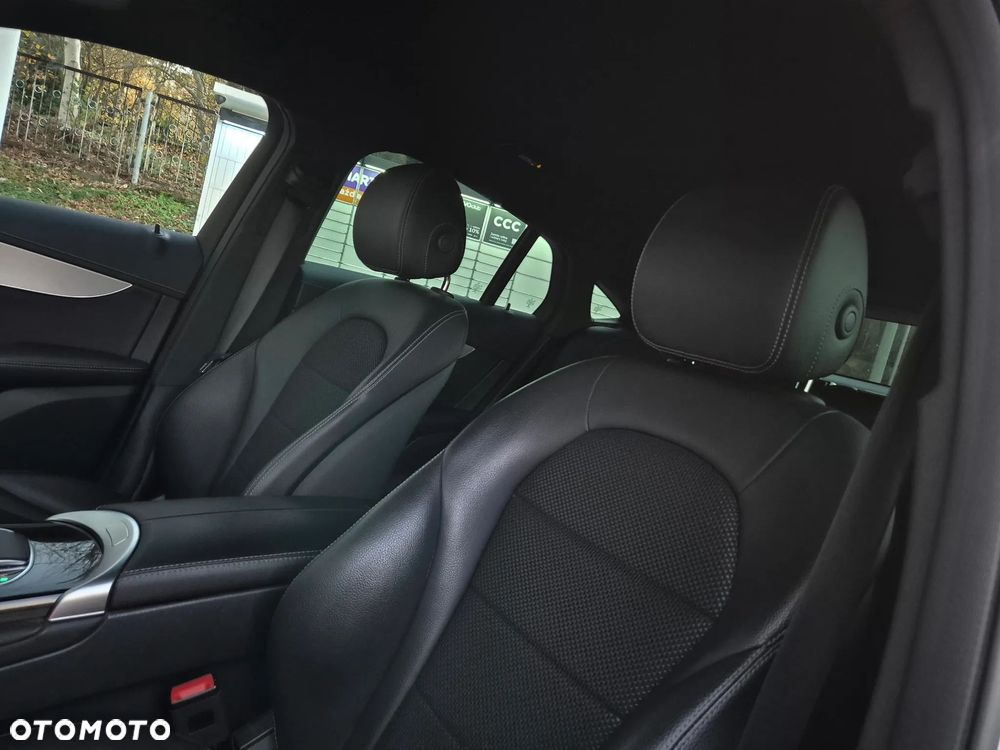 Mercedes-Benz GLC 300 d 4Matic 9G-TRONIC AMG Line - 20