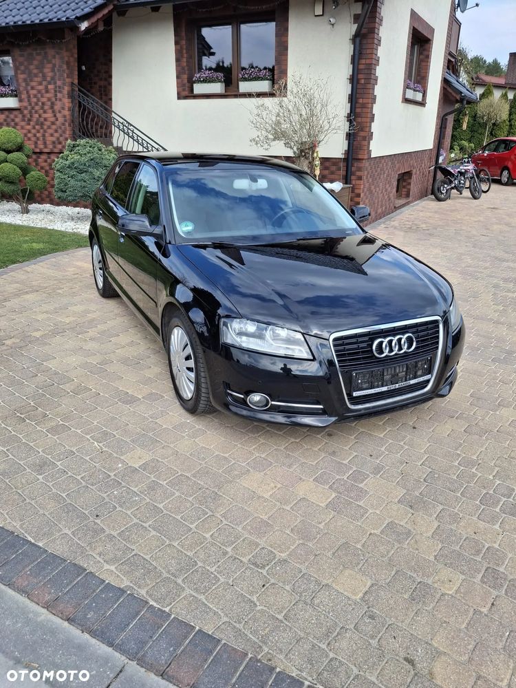 Audi A3 Sportback - 1