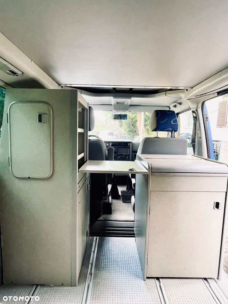 Volkswagen Multivan - 25