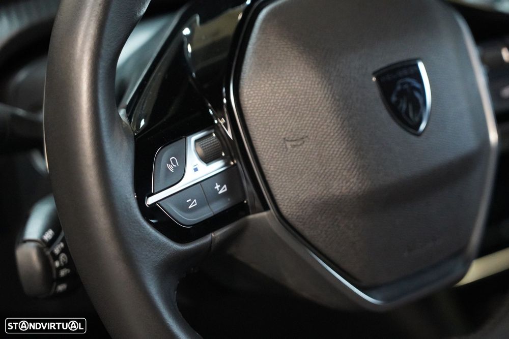 Peugeot 2008 - 9