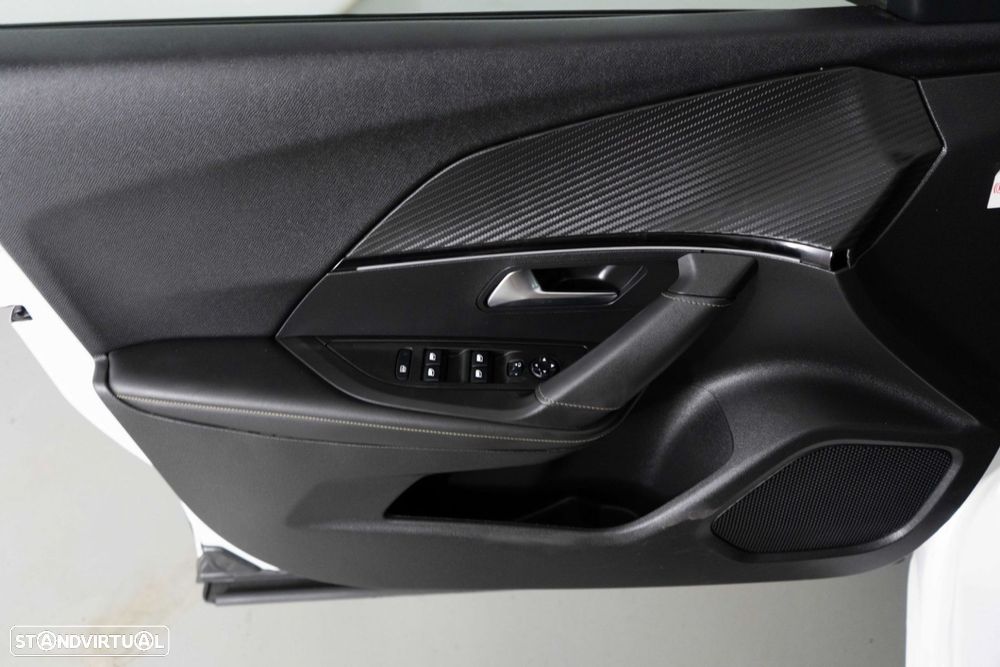 Peugeot 2008 1.5 BlueHDi Allure Pack EAT8 - 25