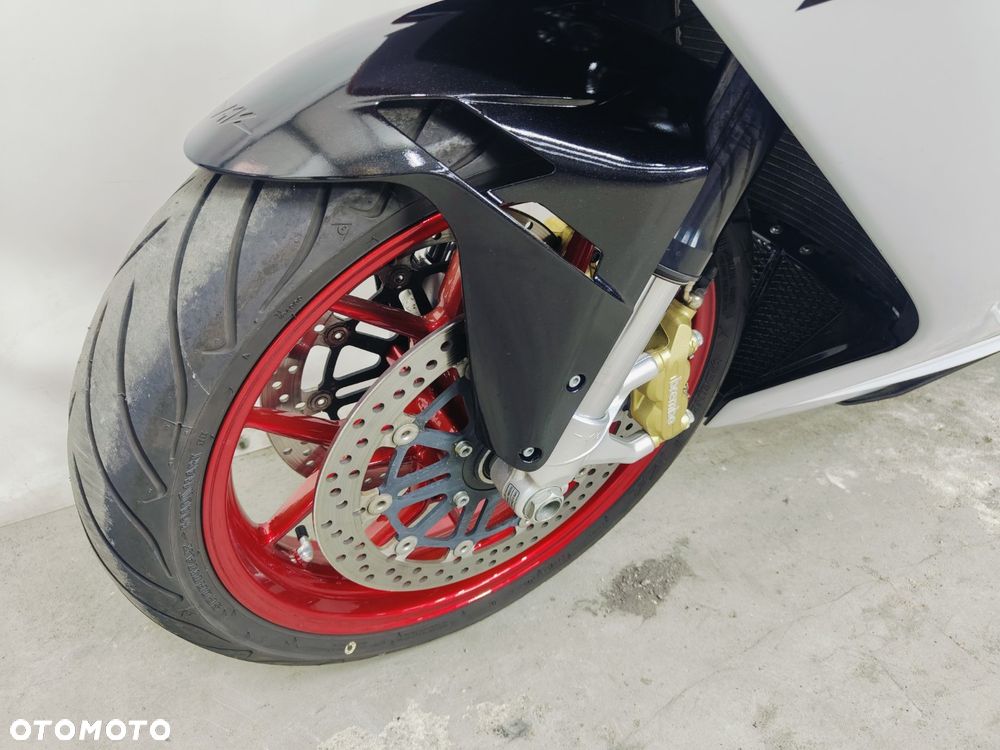 MV AGUSTA F3 - 21