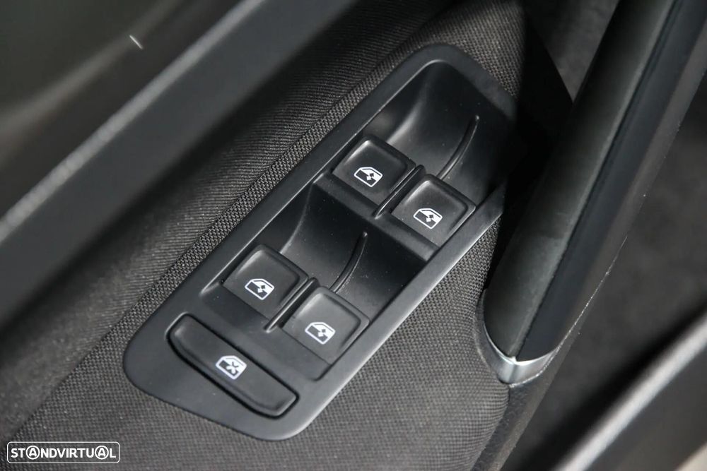 VW Golf 1.6 TDI R-Line DSG - 9