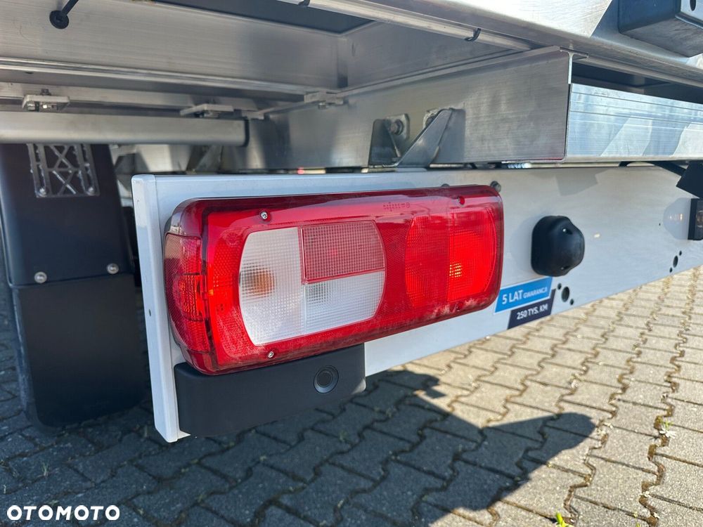 Volkswagen Crafter Podwozie z pojedynczą kabiną silnik: 2,0 l EURO VI SCR 163 KM / skrzynia biegów: Przedni napęd automatyczna 8-biegowa rozstaw osi: 4490 mm - 23