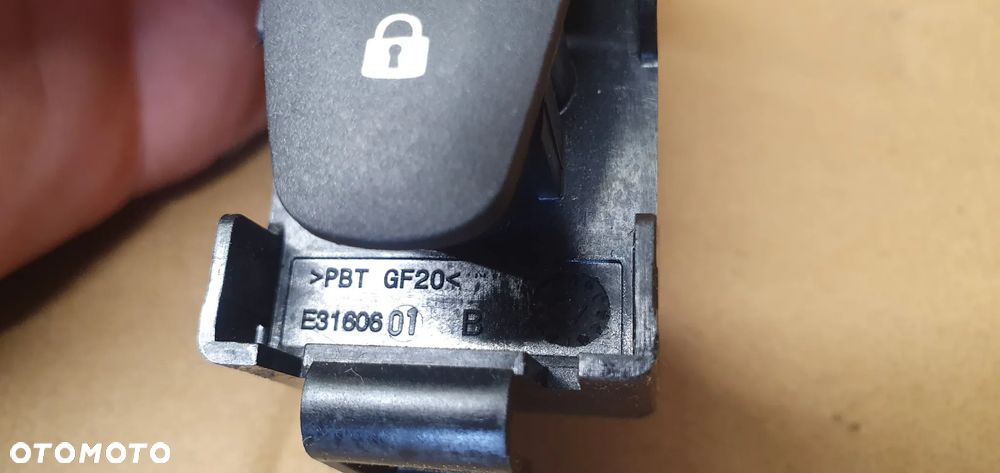 Włącznik awaryjnych centralnego zamka blokady drzwi Dacia Logan II - 6
