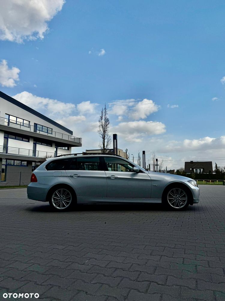 BMW Seria 3 325i xDrive - 5