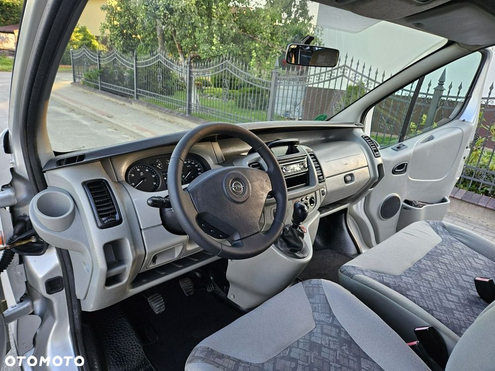 Opel Vivaro - 8