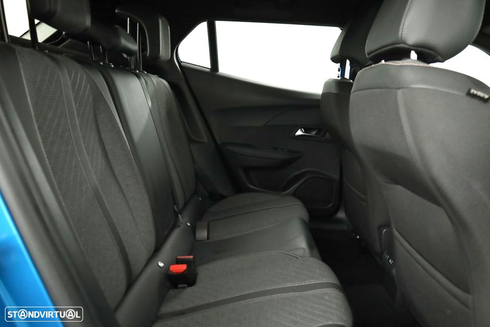 Peugeot 2008 1.2 PureTech Allure - 22