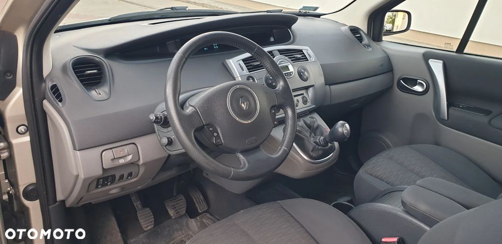Renault Scenic 1.6 16V Authentique - 8