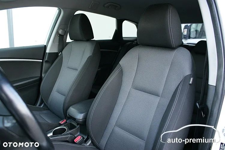 Hyundai i30 1.6 GDI BlueDrive Premium - 24